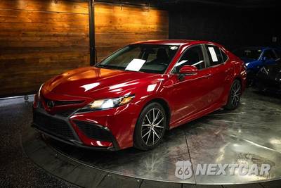 2022 Toyota Camry SE - zdjęcie 2 z 29 - miniatura