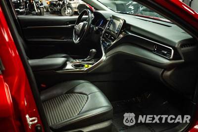 2022 Toyota Camry SE - zdjęcie 13 z 29 - miniatura