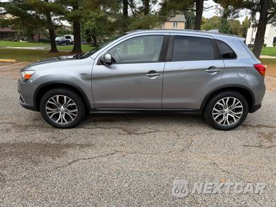 2017 Mitsubishi Outlander Sport LE - zdjęcie 8 z 41 - miniatura