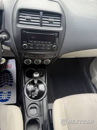 2017 Mitsubishi Outlander Sport LE - zdjęcie 28 z 41 - miniatura