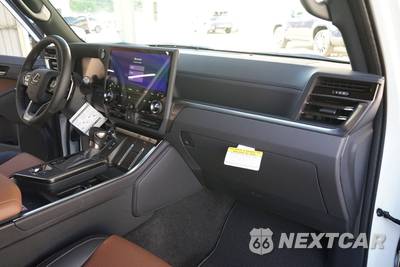 2026 Lexus GX - zdjęcie 11 z 28 - miniatura