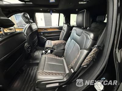 2021 Jeep Grand Cherokee L Summit Reserve Edition - zdjęcie 28 z 38 - miniatura
