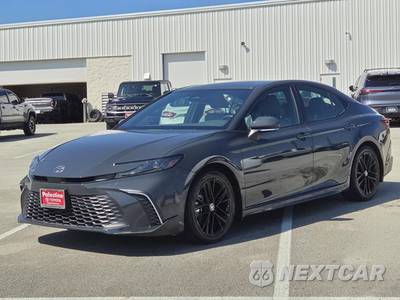 2025 Toyota Camry SE - zdjęcie 3 z 30 - miniatura