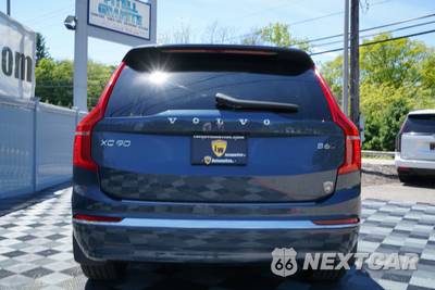 2023 Volvo XC90 B6 Plus 7-Passenger - zdjęcie 8 z 50 - miniatura