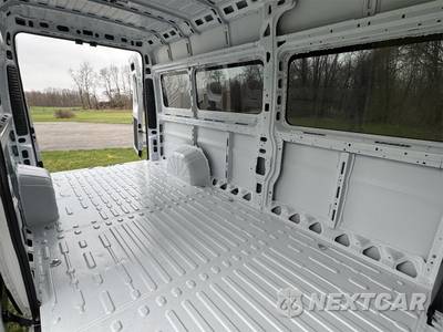 2024 Ram ProMaster 3500 Window Van SLT+ High Roof 159.0" WB - zdjęcie 18 z 21 - miniatura