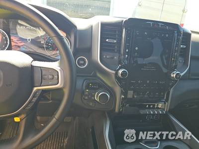 2023 Ram 1500 Big Horn Crew Cab Short Bed - zdjęcie 11 z 23 - miniatura