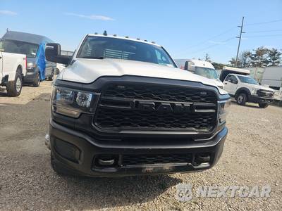 2023 Ram 3500 Cab Chassis Tradesman Crew Cab DRW - zdjęcie 2 z 23 - miniatura