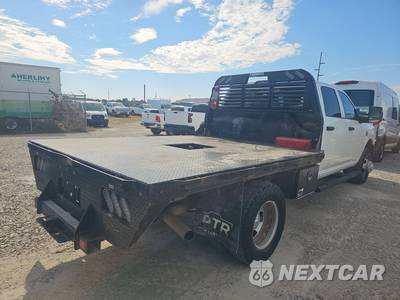 2023 Ram 3500 Cab Chassis Tradesman Crew Cab DRW - zdjęcie 4 z 23 - miniatura