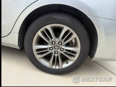 2016 Toyota Camry SE - zdjęcie 30 z 45 - miniatura