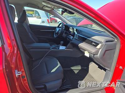 2026 Toyota Camry LE - zdjęcie 14 z 25 - miniatura
