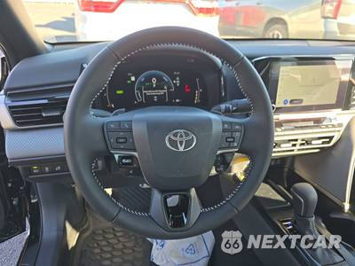 2026 Toyota Camry SE - zdjęcie 16 z 25 - miniatura