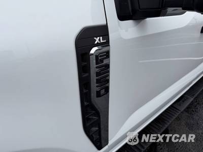 2024 Ford Super Duty F-250 XL Crew Cab Medium Bed - zdjęcie 11 z 66 - miniatura
