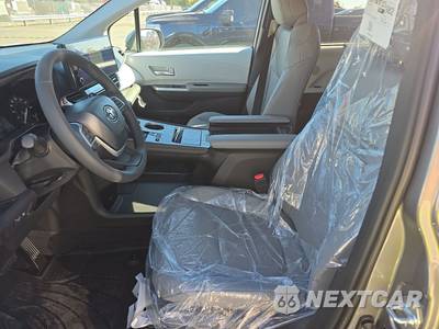 2026 Toyota Sienna XLE 8-Passenger 120.5" WB - zdjęcie 13 z 27 - miniatura