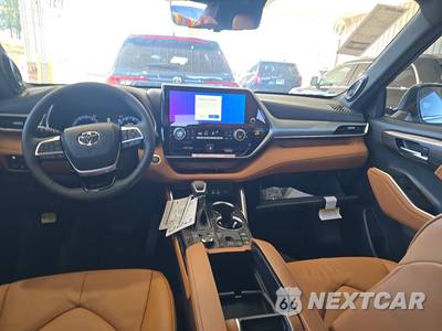 2026 Toyota Highlander Platinum - zdjęcie 17 z 26 - miniatura