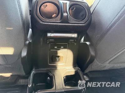 2022 Jeep Gladiator Altitude Crew Cab Medium Bed - zdjęcie 35 z 64 - miniatura