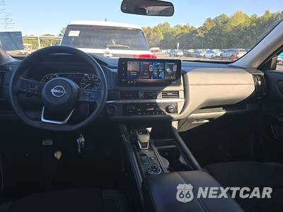 2026 Nissan Pathfinder S - zdjęcie 11 z 24 - miniatura