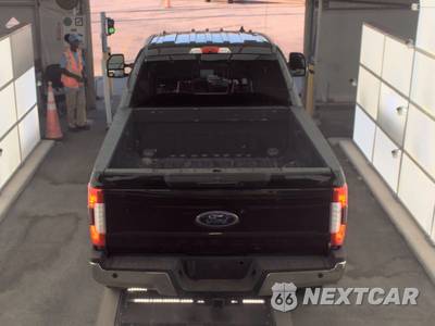 2019 Ford Super Duty F-250 Lariat Crew Cab Medium Bed - zdjęcie 5 z 42 - miniatura
