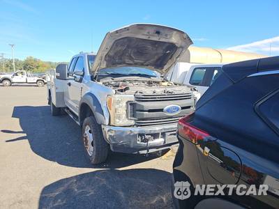 2017 Ford Super Duty F-450 Cab Chassis XL Extended Cab w/Rear Doors DRW - zdjęcie 2 z 17 - miniatura