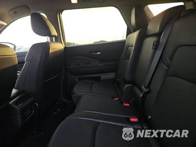 2026 Nissan Pathfinder SL - zdjęcie 13 z 19 - miniatura