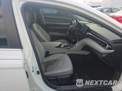 2023 Toyota Camry SE - zdjęcie 8 z 23 - miniatura
