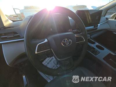 2026 Toyota Sienna XLE 8-Passenger 120.5" WB - zdjęcie 10 z 23 - miniatura