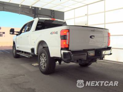 2026 Ford Super Duty F-250 Lariat Crew Cab Medium Bed - zdjęcie 6 z 23 - miniatura