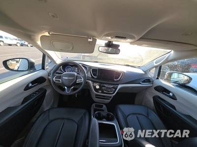 2024 Chrysler Pacifica Touring L 121.6" WB - zdjęcie 11 z 26 - miniatura