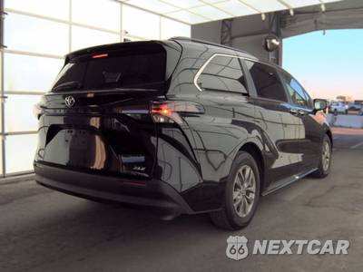 2026 Toyota Sienna XLE 8-Passenger 120.5" WB - zdjęcie 4 z 23 - miniatura