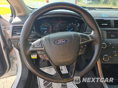 2020 Ford Fusion S - zdjęcie 10 z 36 - miniatura