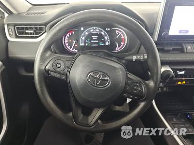 2025 Toyota RAV4 LE - zdjęcie 10 z 17 - miniatura