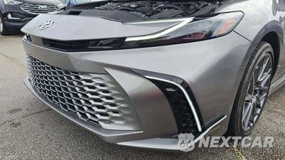 2025 Toyota Camry XSE - zdjęcie 23 z 24 - miniatura