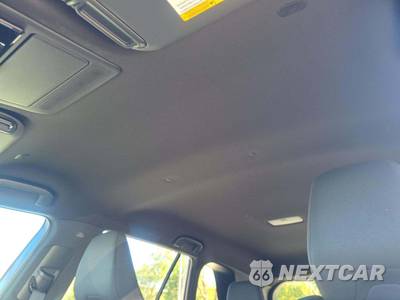 2026 Toyota RAV4 Hybrid XLE Premium - zdjęcie 7 z 16 - miniatura