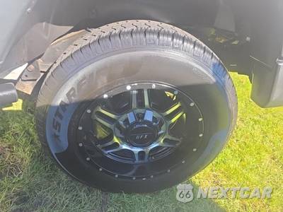 2013 Jeep Wrangler Unlimited Sport - zdjęcie 11 z 23 - miniatura