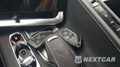 2021 Chevrolet Corvette Stingray Coupe 2LT - zdjęcie 24 z 25 - miniatura