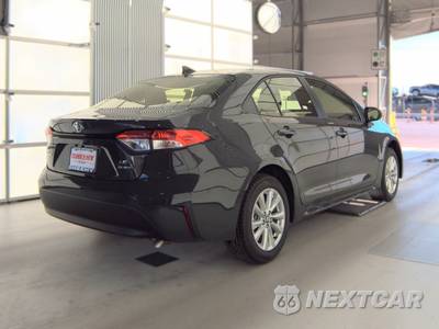 2027 Toyota Corolla Hybrid LE Sedan - zdjęcie 4 z 21 - miniatura