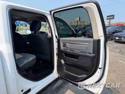2022 Ram 1500 Classic SLT Crew Cab Short Bed - zdjęcie 47 z 64 - miniatura