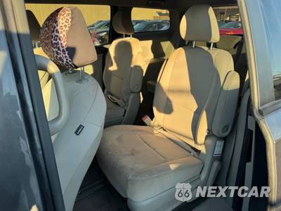 2015 Kia Sedona LX 120.5" WB - zdjęcie 12 z 21 - miniatura