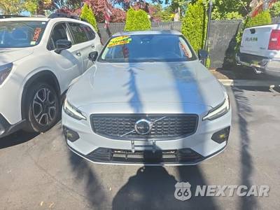2023 Volvo S60 B5 Plus Dark - zdjęcie 2 z 24 - miniatura
