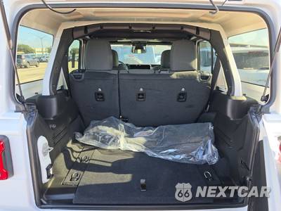 2026 Jeep Wrangler 4 Door Rubicon - zdjęcie 16 z 20 - miniatura