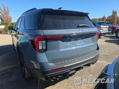 2025 Ford Explorer ST - zdjęcie 5 z 22 - miniatura