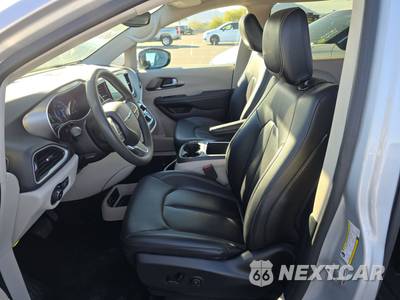 2024 Chrysler Pacifica Touring L 121.6" WB - zdjęcie 7 z 32 - miniatura