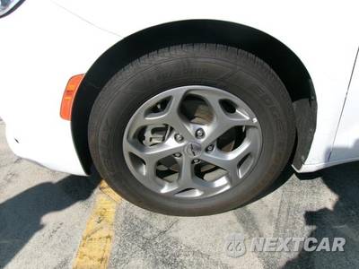 2024 Chrysler Pacifica Limited 121.6" WB - zdjęcie 18 z 29 - miniatura