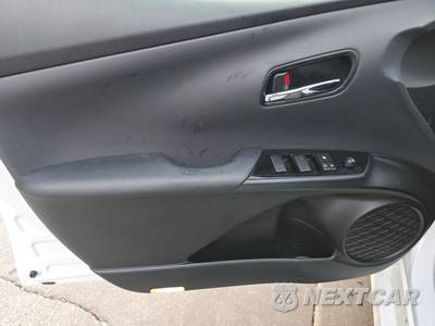 2022 Toyota Prius L Eco - zdjęcie 9 z 30 - miniatura