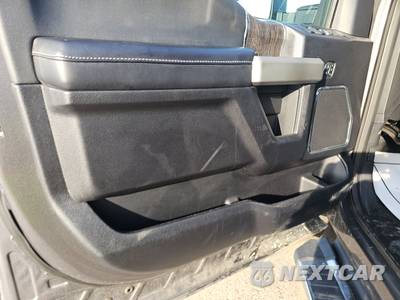 2021 Ford Super Duty F-250 Lariat Crew Cab Medium Bed - zdjęcie 9 z 27 - miniatura