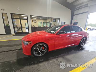 2024 Alfa Romeo Giulia Competizione - zdjęcie 1 z 17 - miniatura