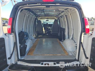 2017 Chevrolet Express 2500 Cargo Van 1WT 135.0" WB - zdjęcie 17 z 26 - miniatura