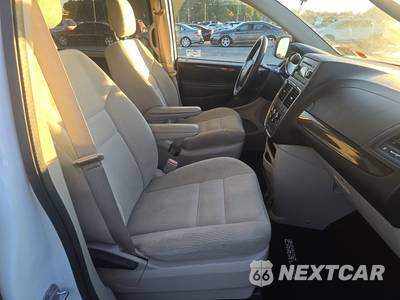 2017 Dodge Grand Caravan SE 121.2" WB - zdjęcie 8 z 25 - miniatura