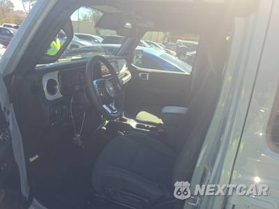 2024 Jeep Wrangler 4xe 4 Door Sahara - zdjęcie 7 z 33 - miniatura