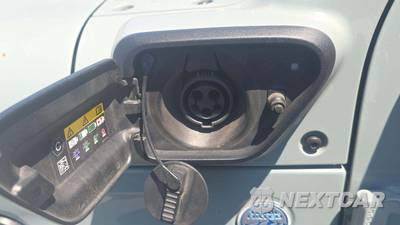 2024 Jeep Wrangler 4xe 4 Door Sahara - zdjęcie 25 z 33 - miniatura