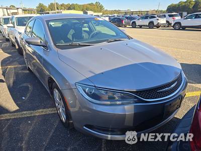 2017 Chrysler 200 LX - zdjęcie 3 z 25 - miniatura